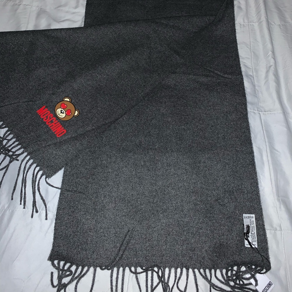 Moschino scarf